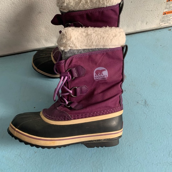 Sorel girls purple winter boots size 5 - Picture 3 of 3